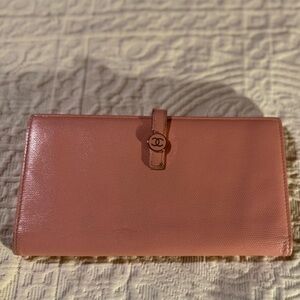 CHANEL Calfskin Bifold snappy Wallet light pink
